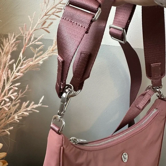 NWOT Lululemon Athletica Adjustable Mini Shoulder Bag 3L Crossbody - Picture 8 of 8